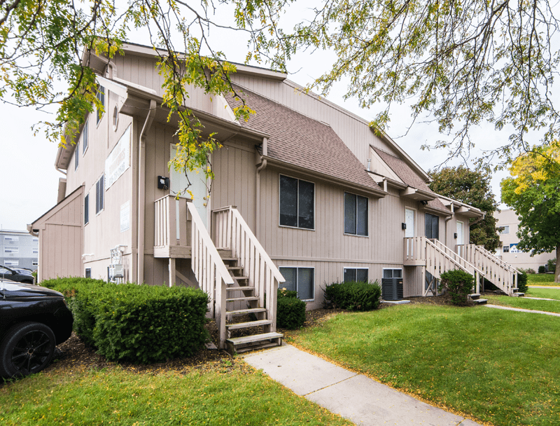 DeKalb IL Townhomes for Rent 802 Edgebrook Dr